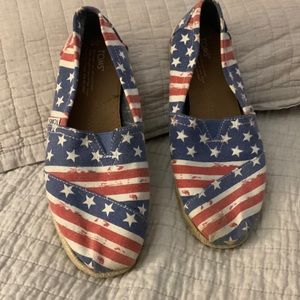 Toms size 9 red white blue flag stars